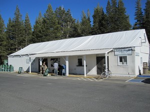 TM Store, Grill and PO Toulumne Meadow